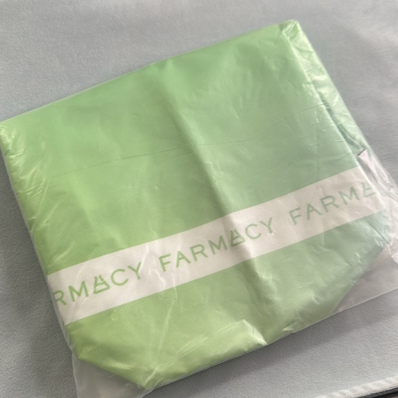 🧳 FARMACY | WHIPPED GREENS CLEANSER, MASK AND TOTE BAG - Picture 4 of 10